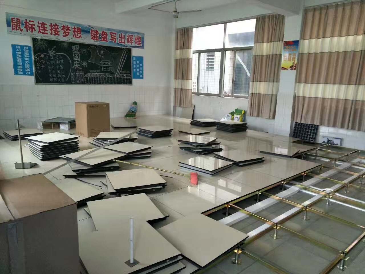 图片1 防静电地板安装摆放示意图